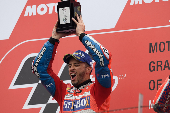 Andrea Dovizioso rayakan kemenangan MotoGP Jepang 2017