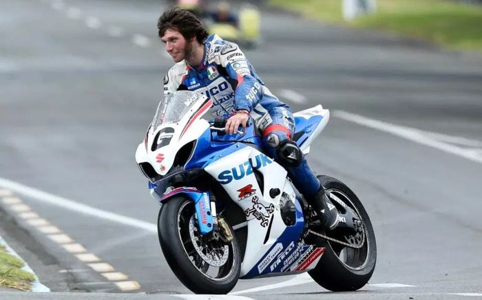 Guy Martin juga pernah tergabung di tim Suzuki