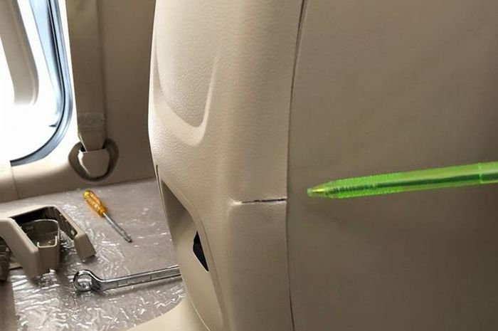 Konsol Wuling Confero yang pecah bukan karena kesalahan pabrik