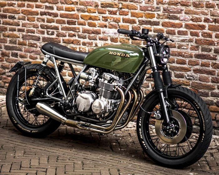 Sektor mesin mendapat airbox kustom serta exhaust system baru