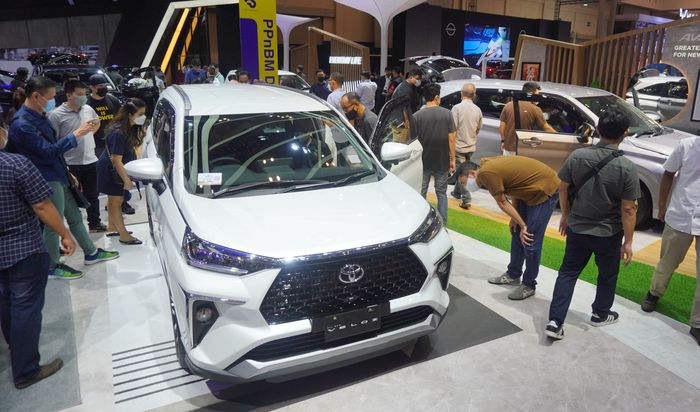 Penjualan Toyota All New Veloz dan All New Avanza tertinggi di booth Toyota