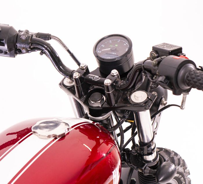 Area kokpit mendapat beberapa ubahan ringan