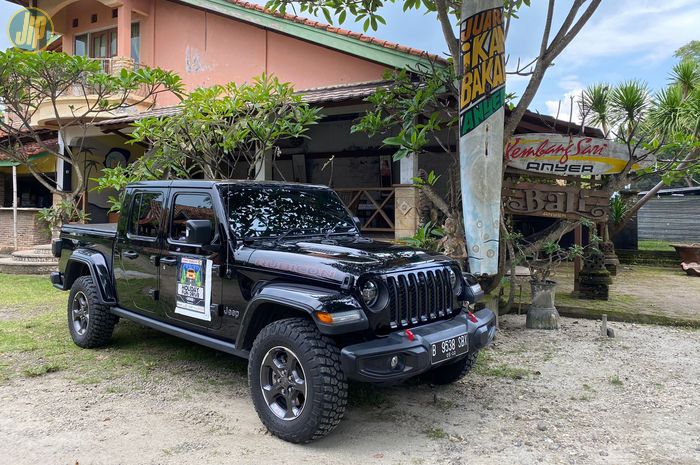 Jeep Gladiator, Holiday Fun Drive