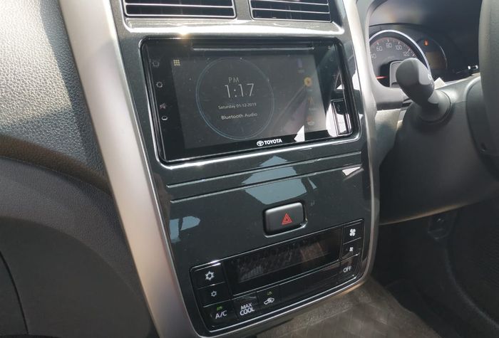 Head unit baru dan pengaturan AC Digital di New Toyota Agya 2020.