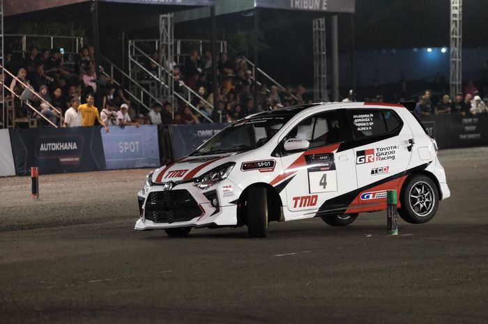Salah satu aksi peslalom tim Toyota Gazoo Racing Indonesia (TGRI) di seri keempat MLDSPOT Autokhana Kejurnas Slalom 2022 di Cianjur, Jawa Barat