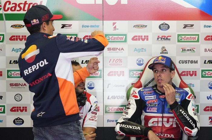 Marc Marquez dan Alex Marquez akan berada di pabrikan berbeda pada MotoGP 2023. Marc tak anggap Alex sebagai pembalap. 