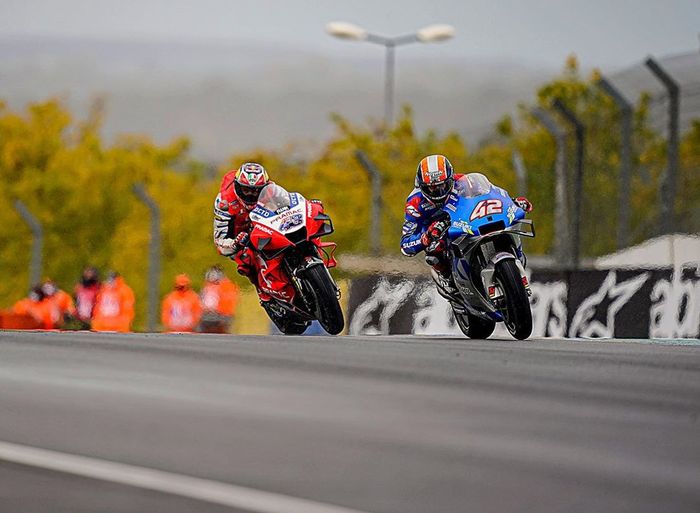 Alex Rins gagal meraih podium dan harus rela finis di urutan ke-16 pada laga MotoGP Prancis 2020.