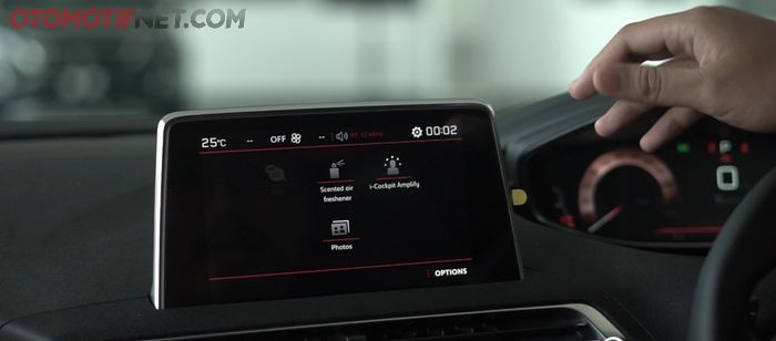 Fitur Scented air freshener pada Peugeot 3008 GT Line