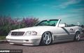 Mercedes-Benz SL500 Tampil Makin Seksi Dengan Roda 'Nyelup' Fender