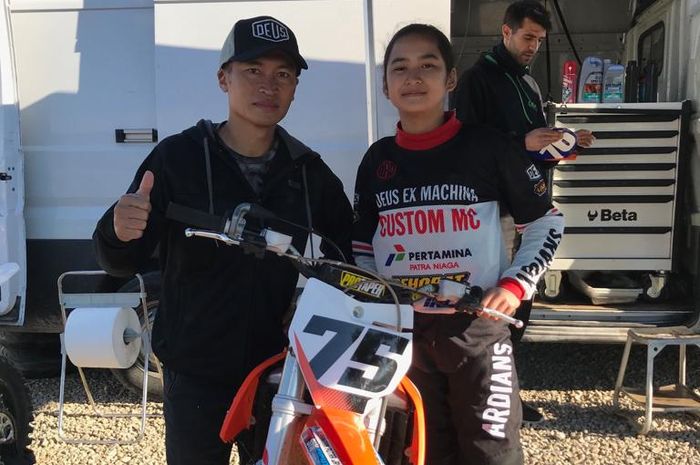 Sheva Ardiansyah dan Irwan Ardiansyah. Biaya sekolah tidak murah