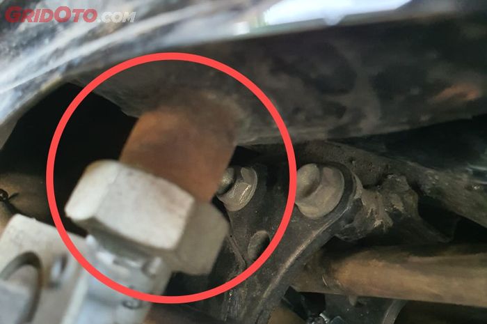 Leher kran bensin juga jadi titik tangki Honda Tiger Bocor