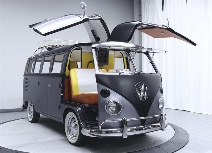 Volkswagen Kombi pakai pintu 'gull-wing' (sayap)