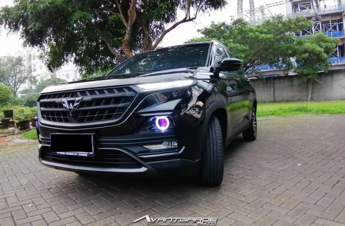 Modifikasi Wuling Almaz pakai lampu custom dan tanggalkan aksen krom