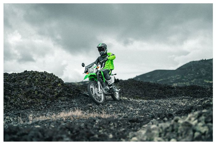 Kawasaki KLX150 S jadi tipe motor trail yang termurah