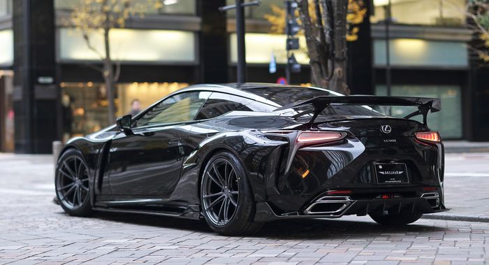 Tampilan belakang modifikasi Lexus LC 500 garapan Artisan Spirit