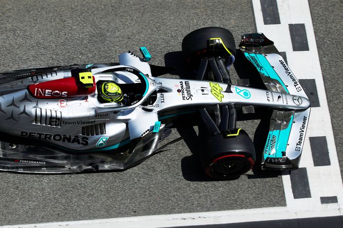 Lewis Hamilton sudah mulai terbiasa dengan mobil baru Mercedes W13 di F1 Spanyol 2022