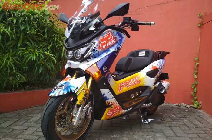 NMAX dimodif gaya racing look bertema Fox