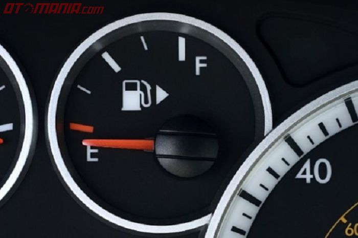  Ilustrasi indikator bahan bakar. Berikut tips cara bikin irit konsumsi bahan bakar mobil tanpa harus mengoprek mesin.