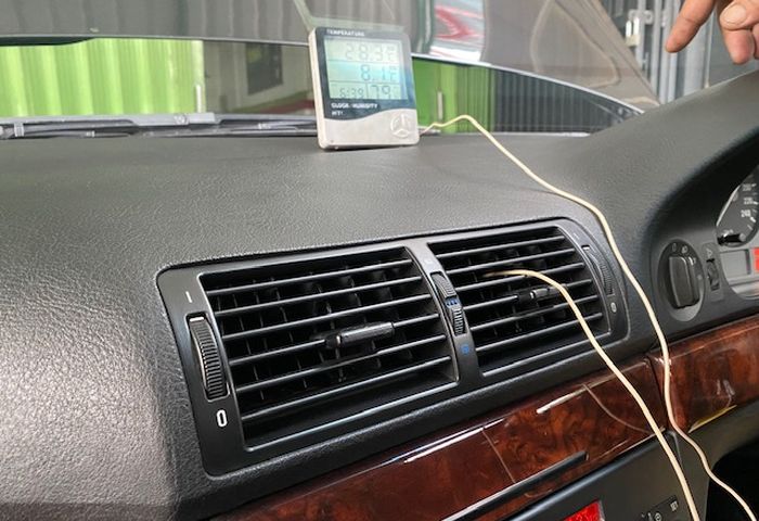 Ilustrasi. AC mobil enggak dingin akibat filter AC kotor dan menghambat aliran udara