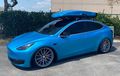 Tesla Model Y Tambah Keren, Warna Bodi Segar Plus Pasang Roof Box