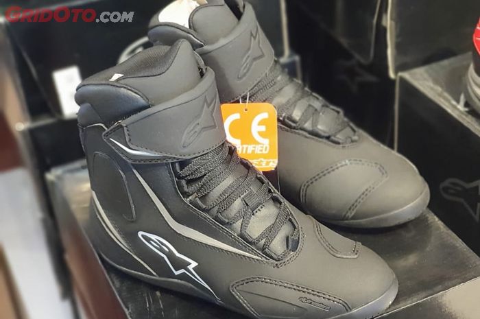 Sepatu riding, bedanya dengan sepatu biasa