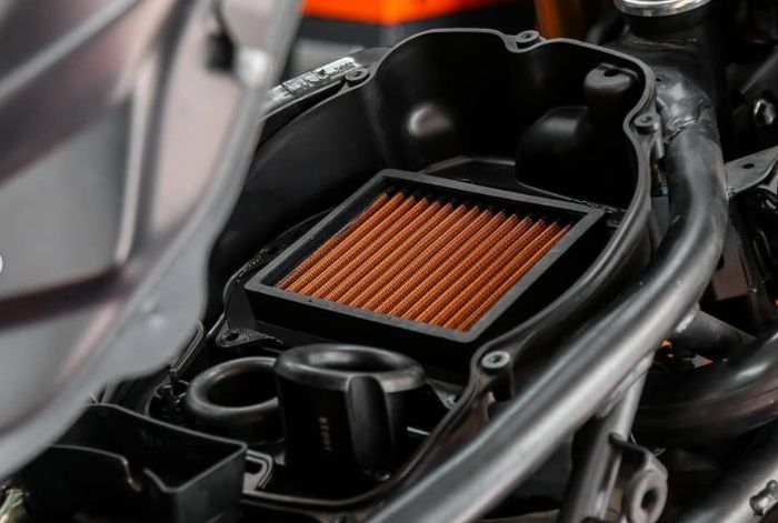 Filter udara aftermarket terpasang di Honda CBR250RR