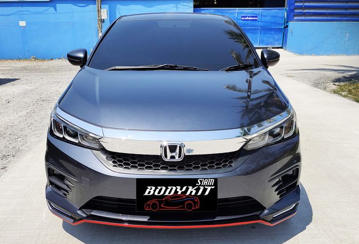Tampilan depan modifikasi Honda City Hatchback