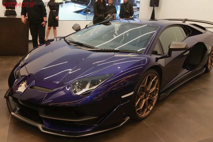Harga Dan Spesifikasi Lamborghini Aventador Svj Cuma 800 Unit Di Dunia Gridoto Com