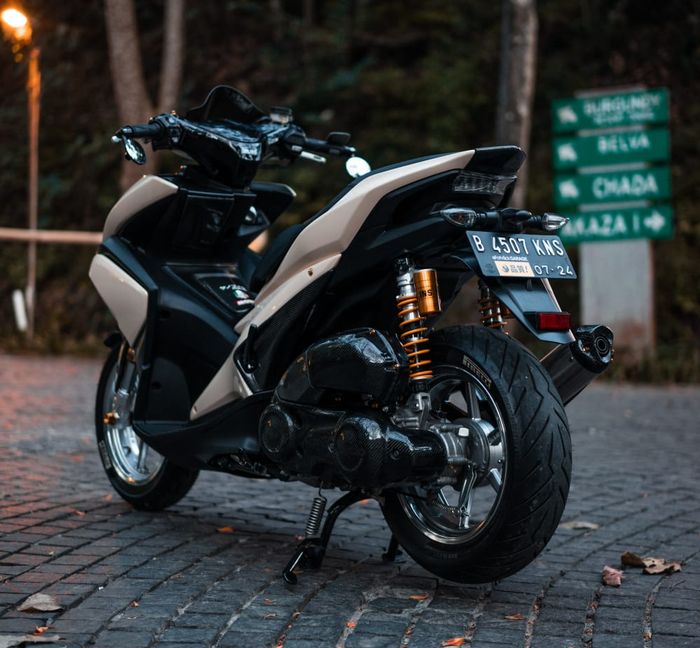 Yamaha Aerox 155 pilih konsep elegan yang apik, warna bodinya unik!