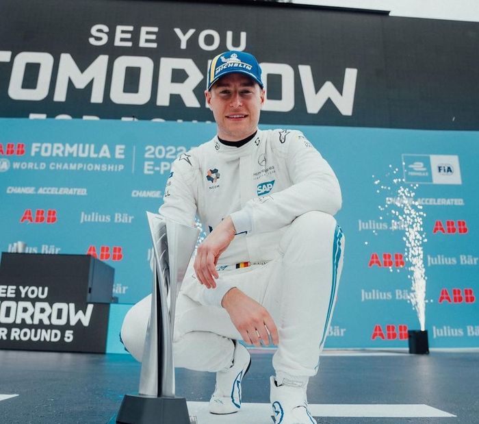Bersama tim Mercedes, Vandoorne mampu menjadi runner up pada 2019/2020
