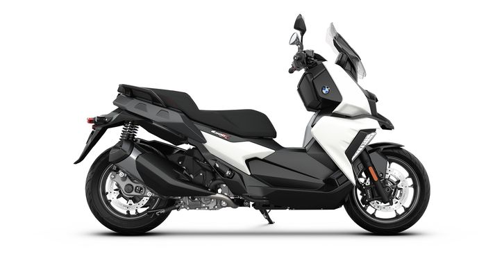 BMW C 400 X ditenagai mesin 350 cc  diperkirakan meluncur semester kedua tahun ini