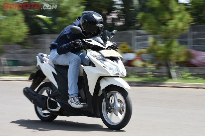 Ilustrasi motor matic Honda Vario 125