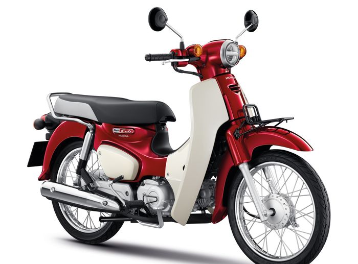 Honda New Super Cub warna merah-putih.