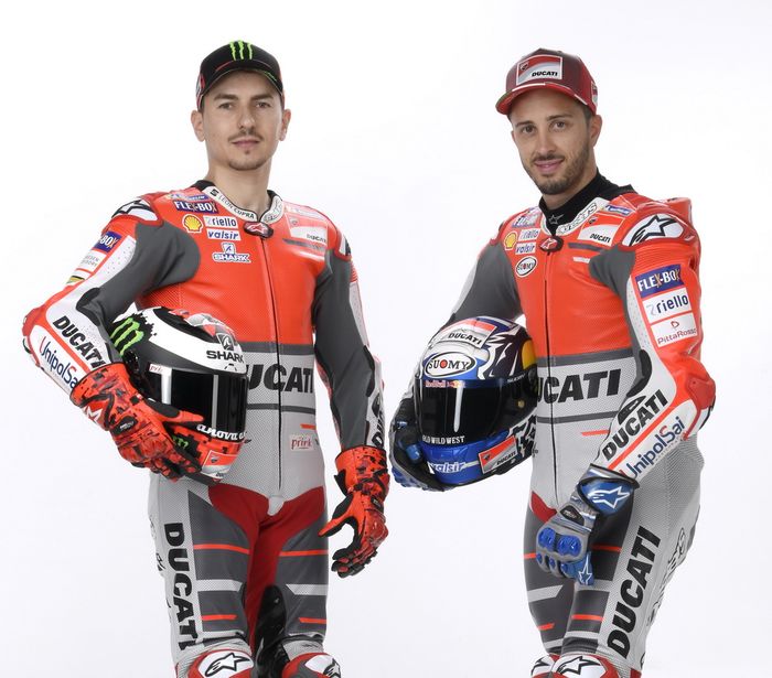 Kini baju balap untuk MotoGP 2018 dikasih warna abu-abu