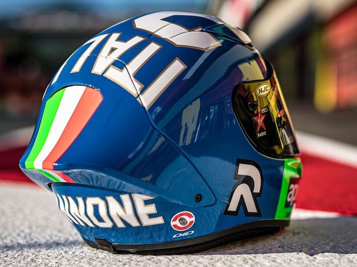 Helm HJC RPHA 01R berkelir khusus milik Andrea Iannone di MotoGP Italia.