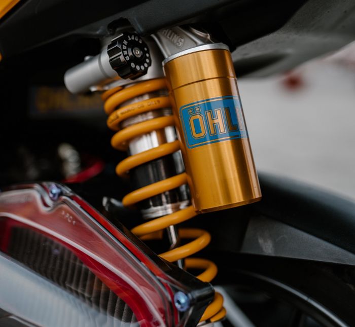 Shock belakang diganti Ohlins