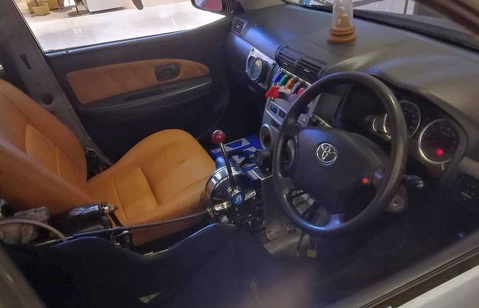 Tampilan interior Toyota Avanza pakai mesin jet
