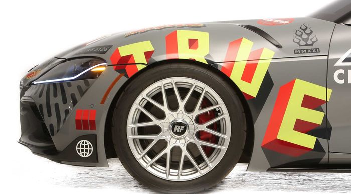 Toyota Supra GR Ornamental Conifer pakai pelek multi spoke 19 inci