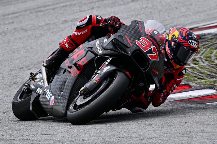 Augusto Fernandez memulai kariernya di MotoGP dengan mengikuti sesi shakedown test MotoGP 2023 di Sirkuit Sepang, Malaysia