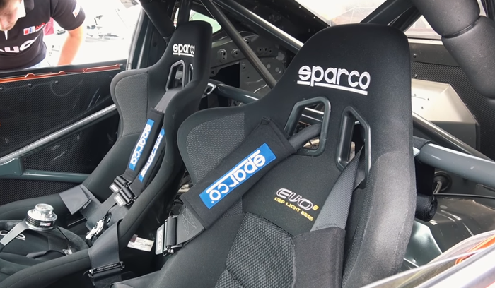 Tampilan dalam kabin modifikasi Toyota 86 