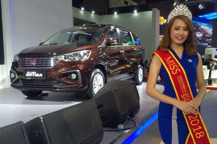 All New Ertiga bersama Novita Sari (22), seorang SPG dari Suzuki Indomobil Sales