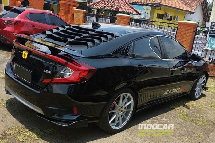 Modifikasi unik Honda Civic 