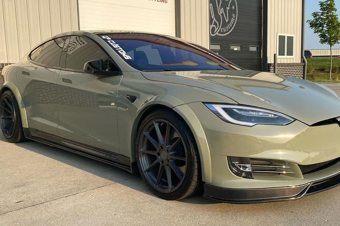 Modifikasi Tesla Model S hasil garapan GP Customs 