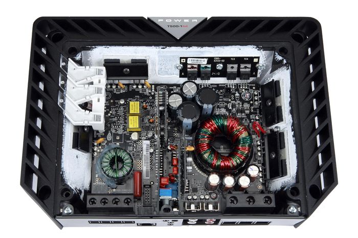 ILUSTRASI. PC Board Power Amplifier Rockford Fosgate yang Dilengkapi dengan Teknologi Constant Power