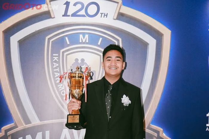 Rofbell Ardante Sahroni alias Obell, sukses meraih penghargaan bergengsi IMI Awards sebagai Juara Nasional Drift Kelas Pro 2 Tahun 2025