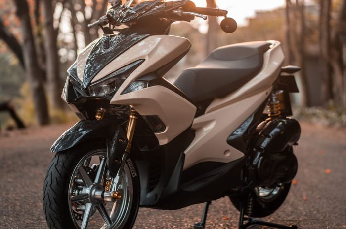 Yamaha Aerox 155 pilih konsep elegan yang apik, warna bodinya unik!