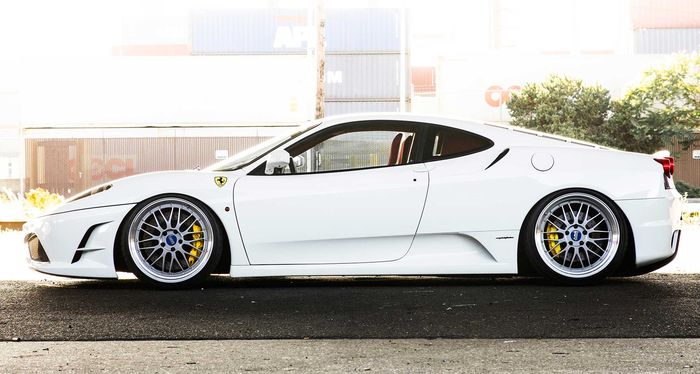 Ferrari F430 kece ditopang suspensi udara dan pelek BBS LM