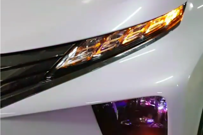 Running seing LED sebagai ubahan keren buat Mitsubishi Xpander