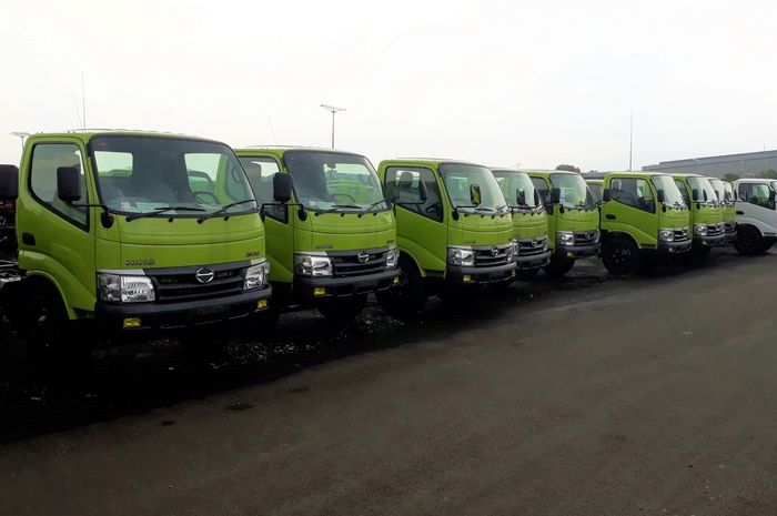 Hino Dutro yang terparkir di pabriknya yang berlokasi di Purwakarta, Jawa Barat.