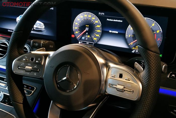 Desain setir baru,  beda dari varian E-Class lainnya